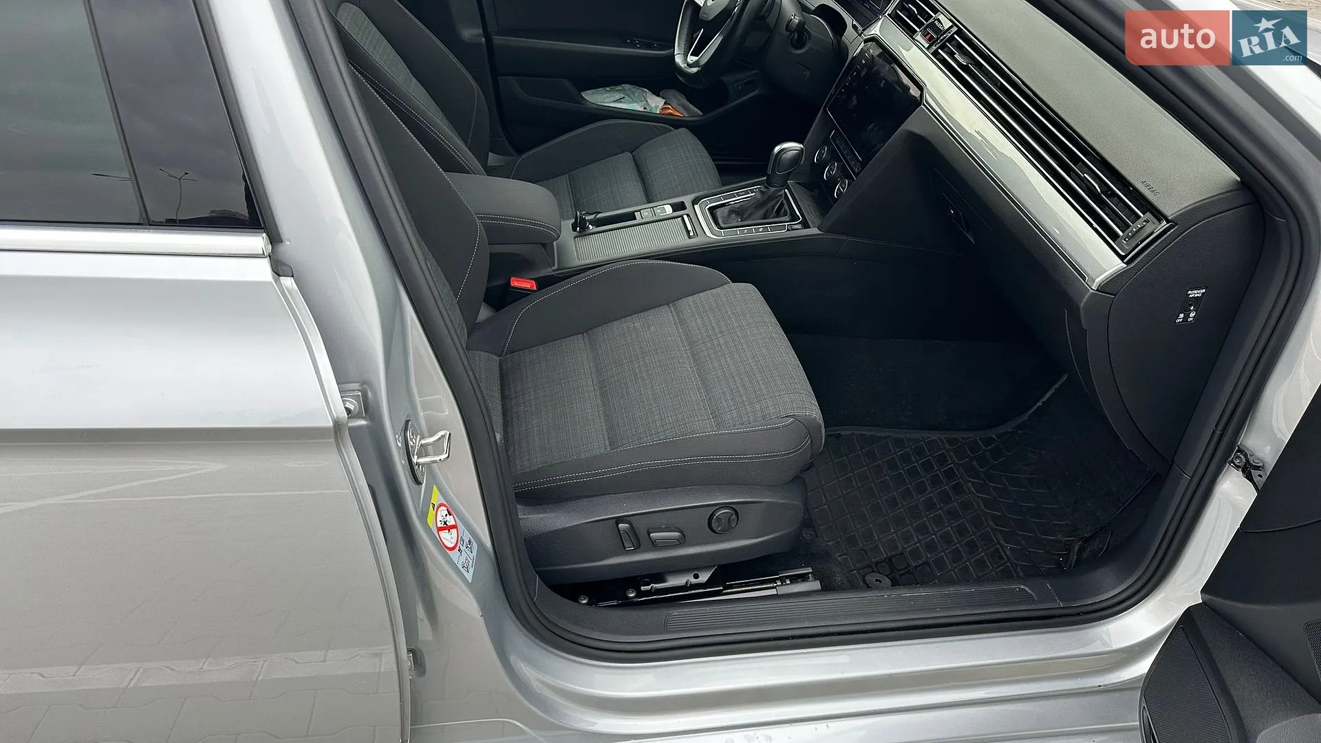 2019 Volkswagen Passat - мініатюра 23