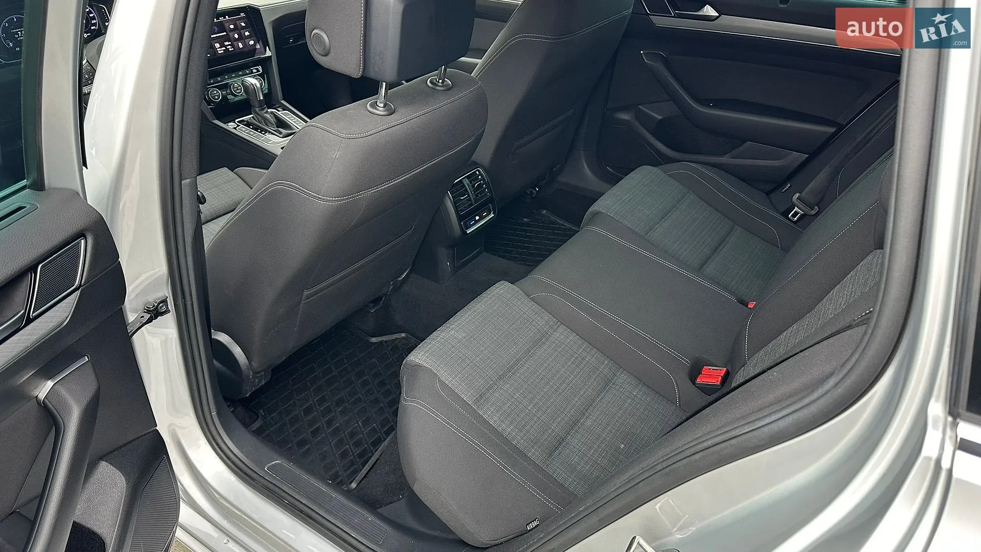 2019 Volkswagen Passat - мініатюра 31