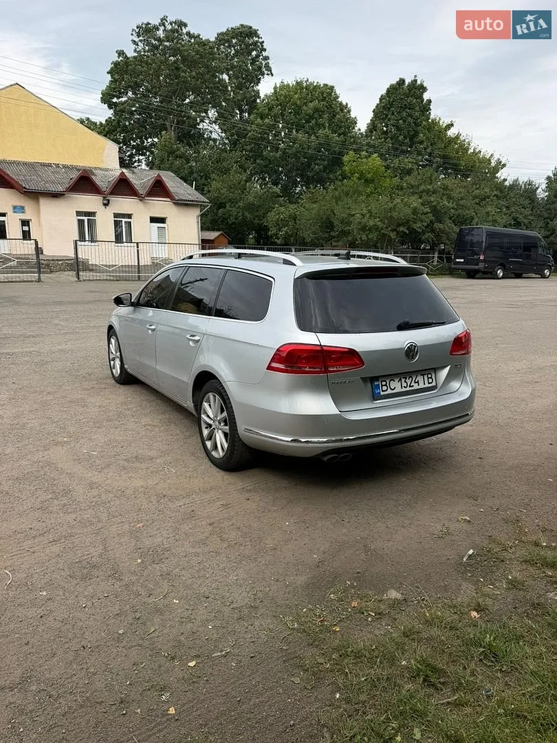 2010 Volkswagen Passat - мініатюра 5
