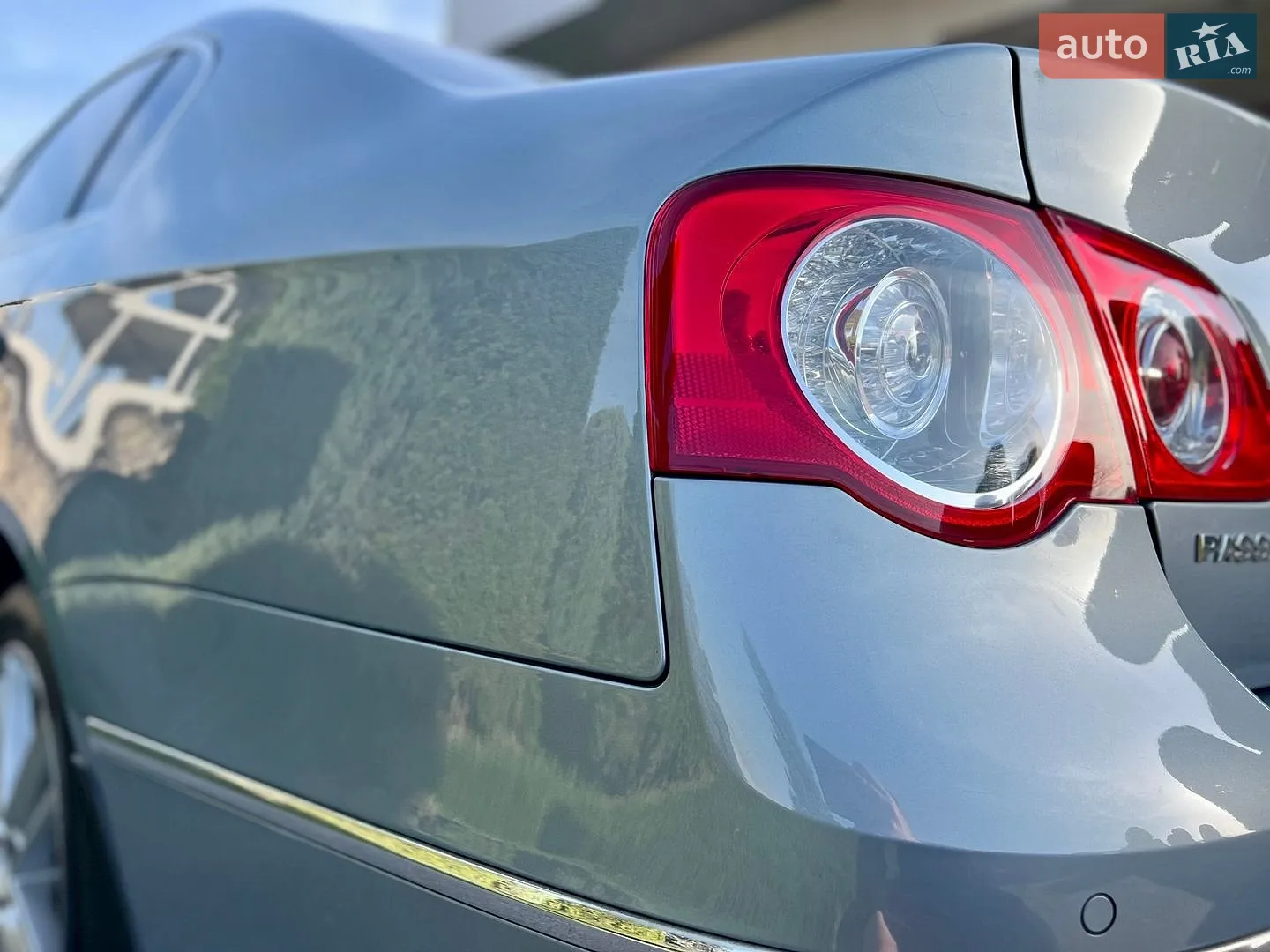 2010 Volkswagen Passat - мініатюра 3