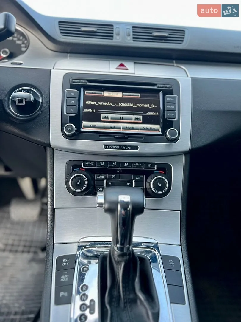 2010 Volkswagen Passat - мініатюра 12