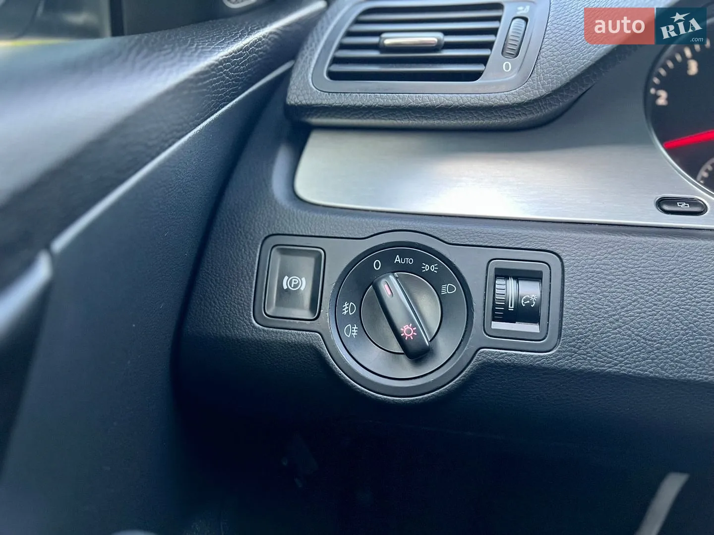 2010 Volkswagen Passat - мініатюра 15
