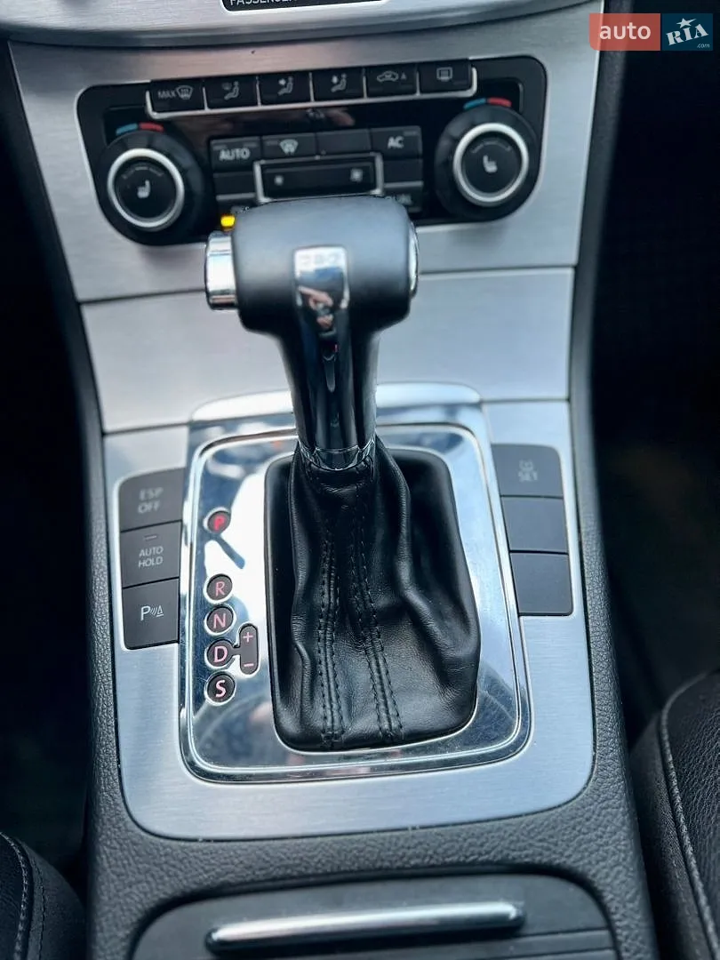 2010 Volkswagen Passat - мініатюра 16