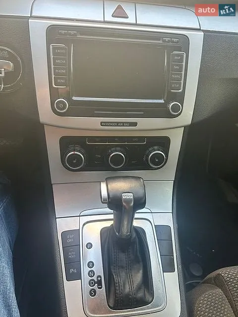 2010 Volkswagen Passat - мініатюра 6