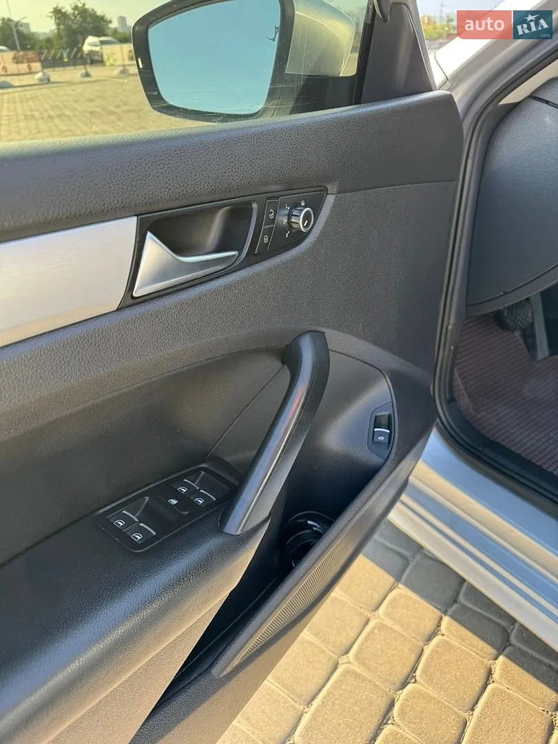 2012 Volkswagen Passat - мініатюра 16