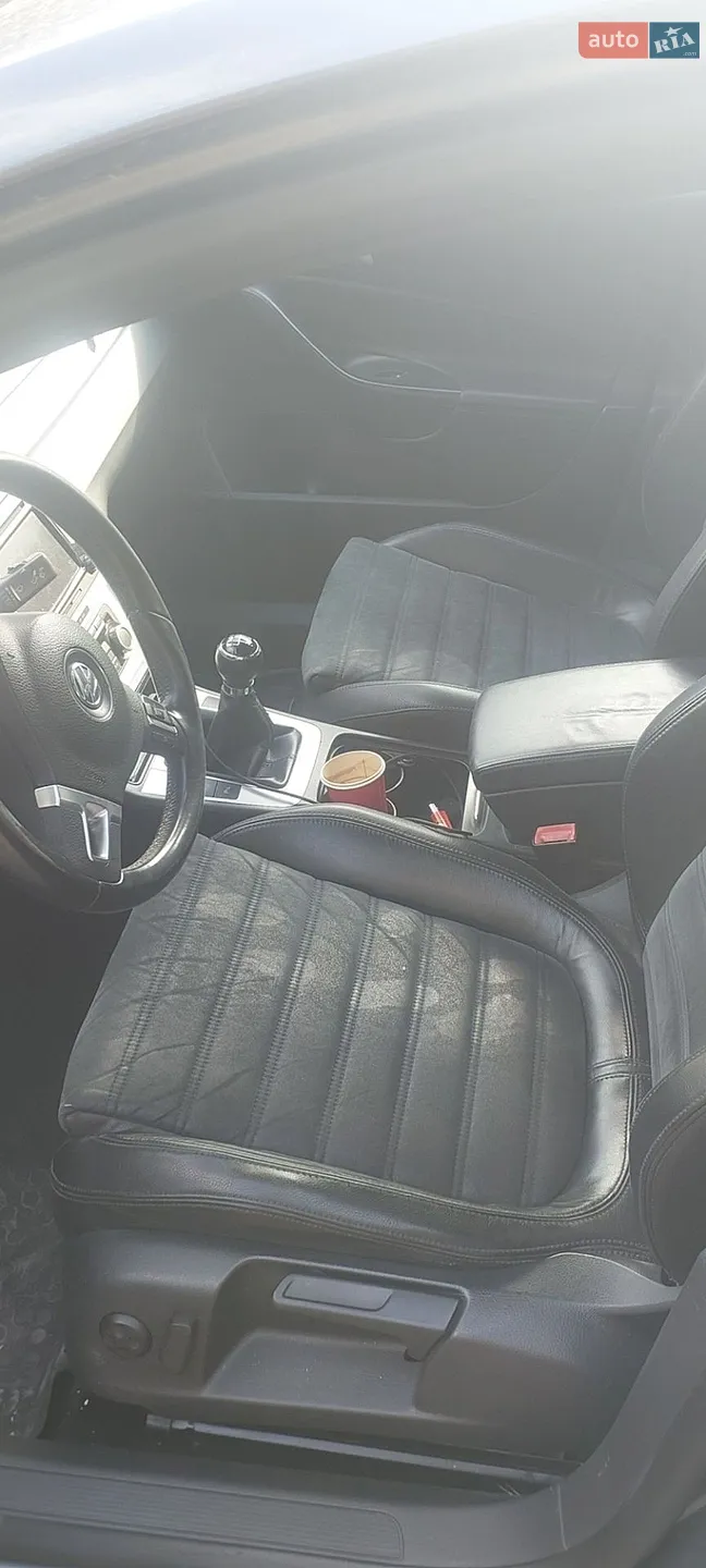 2010 Volkswagen Passat - мініатюра 4