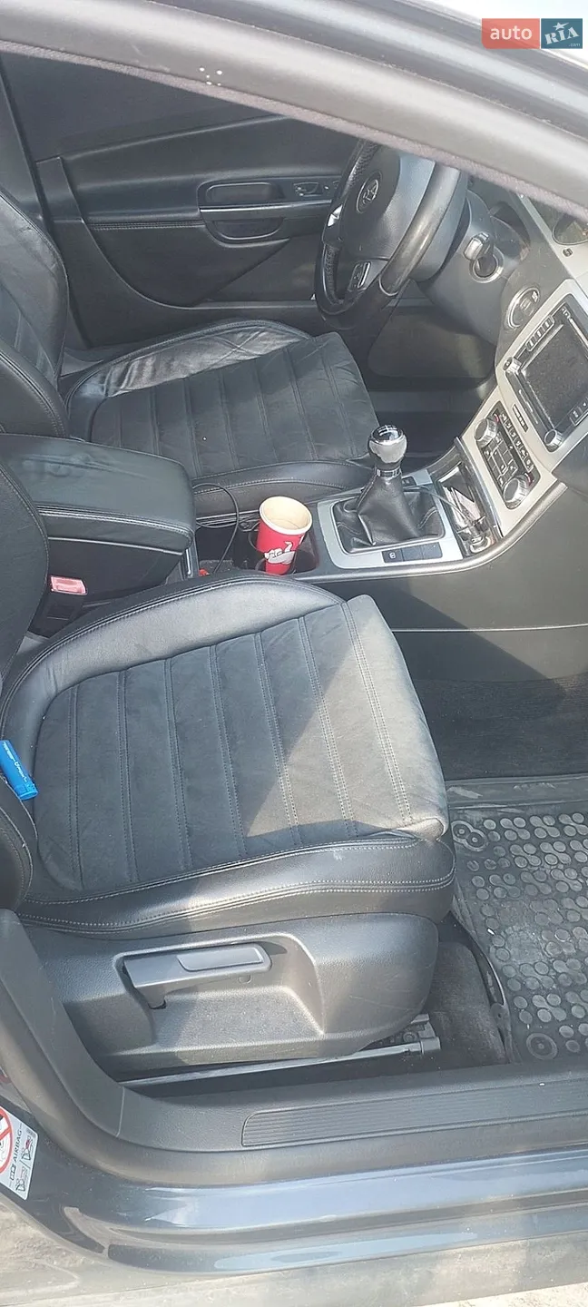 2010 Volkswagen Passat - мініатюра 6
