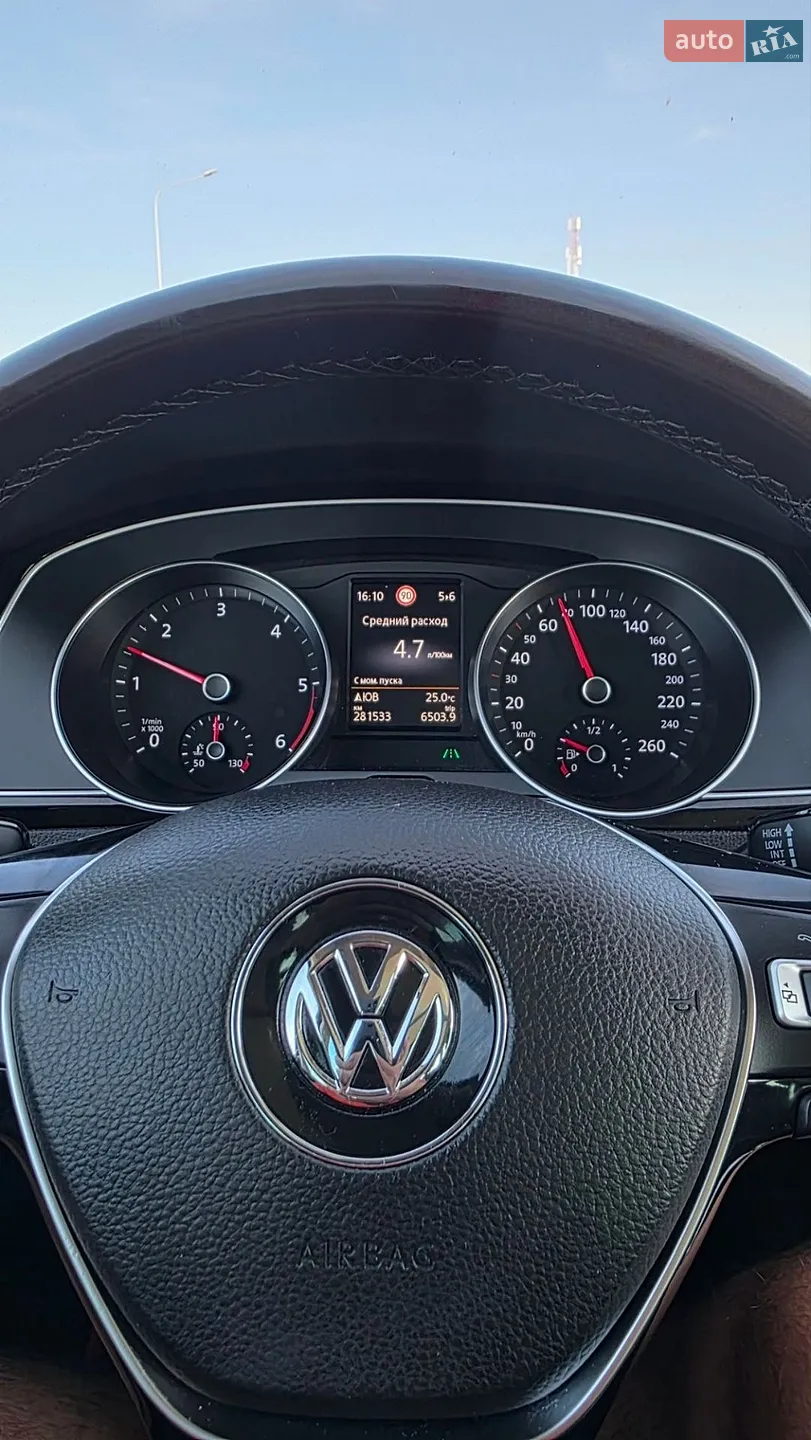 2016 Volkswagen Passat - мініатюра 4