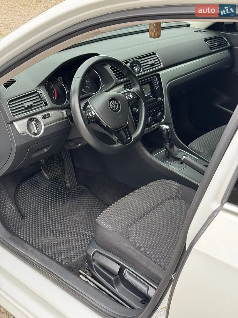 2016 Volkswagen Passat - мініатюра 31