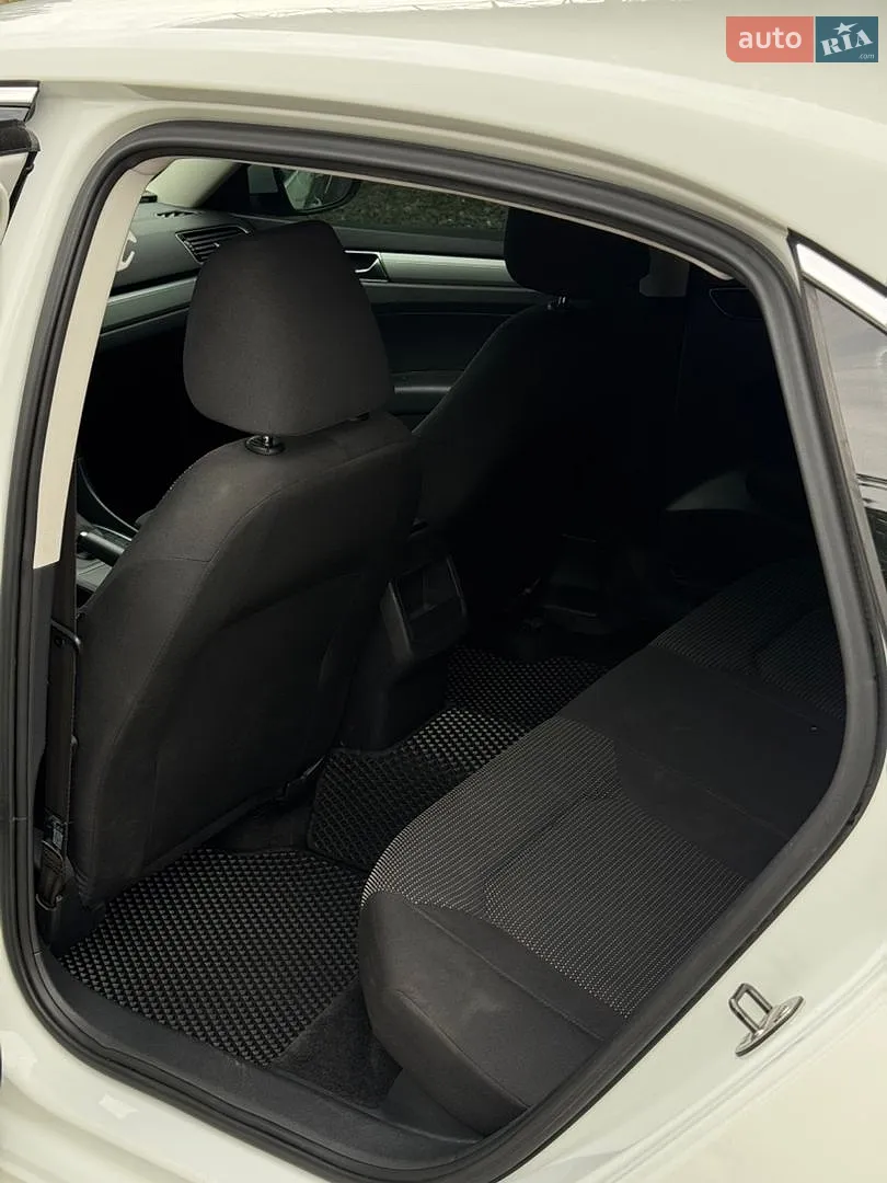 2016 Volkswagen Passat - мініатюра 33