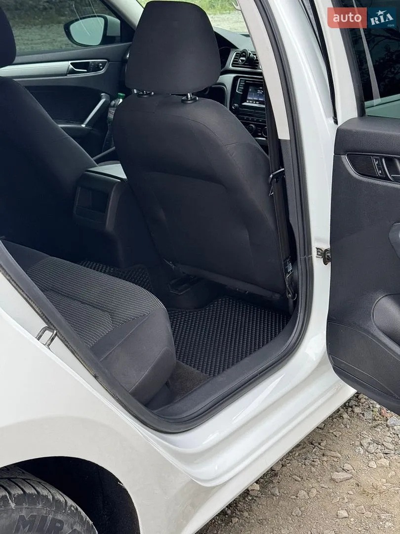 2016 Volkswagen Passat - мініатюра 36