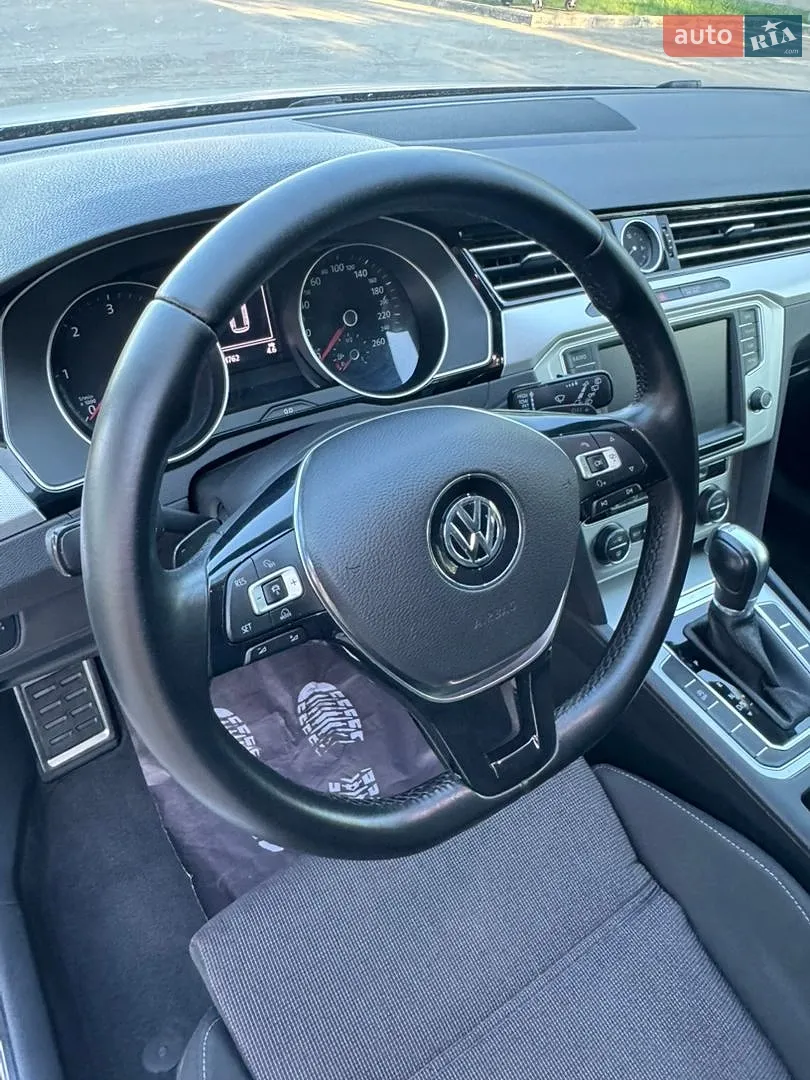 2016 Volkswagen Passat - мініатюра 31