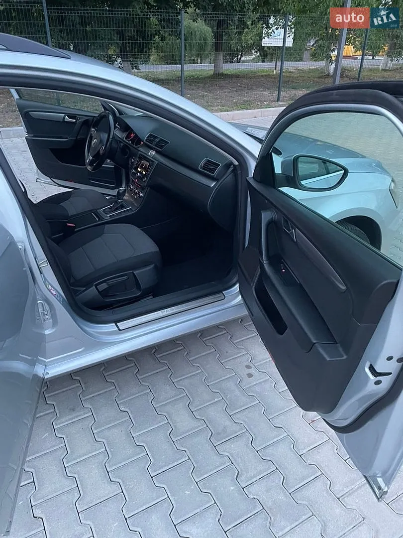 2011 Volkswagen Passat - мініатюра 27