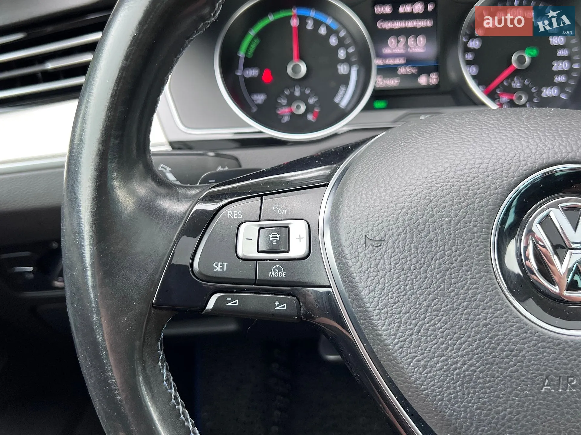2016 Volkswagen Passat - мініатюра 15