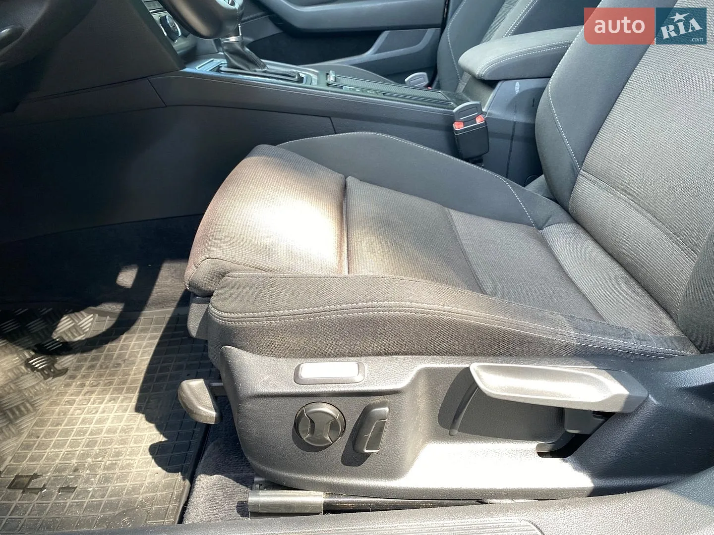 2016 Volkswagen Passat - мініатюра 19