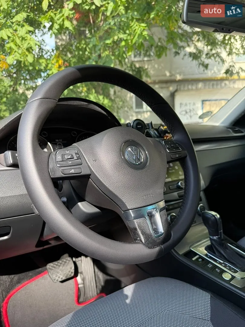 2011 Volkswagen Passat - мініатюра 30