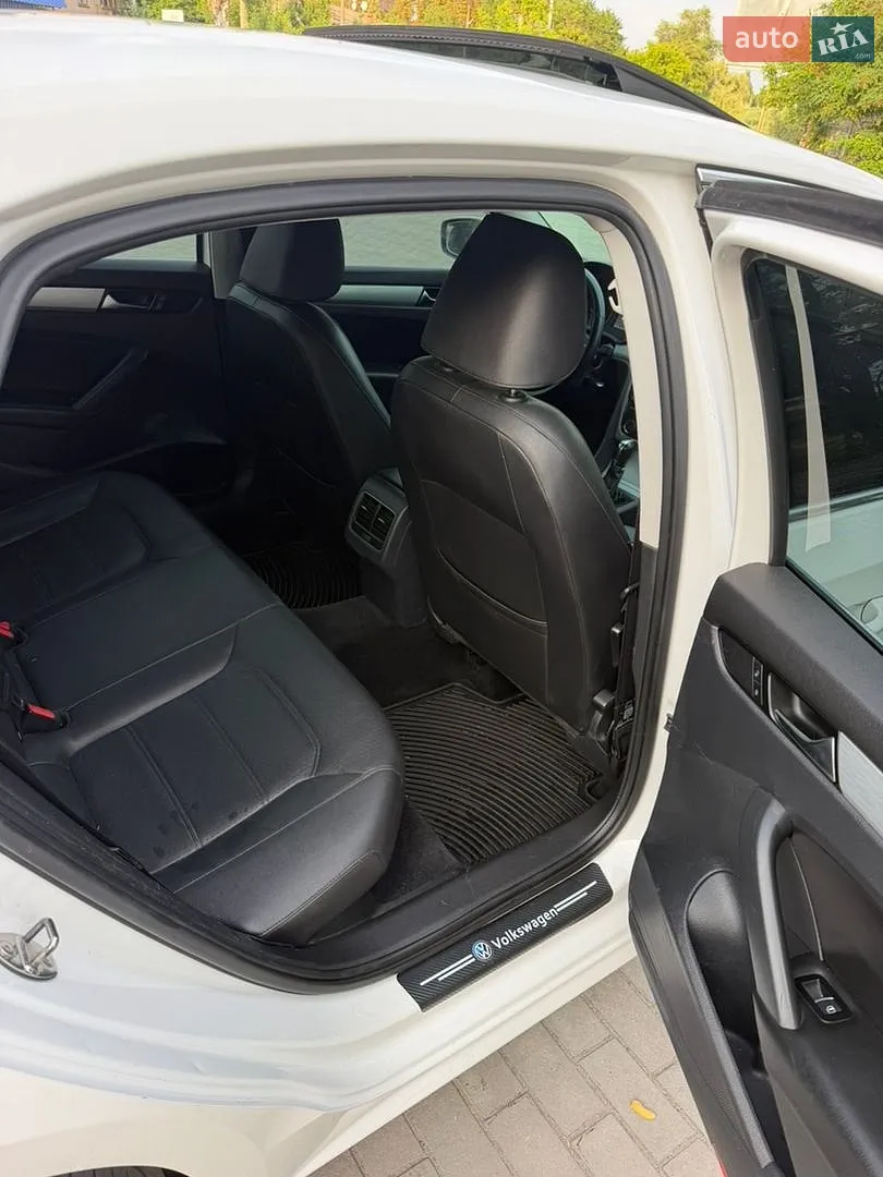 2013 Volkswagen Passat - мініатюра 16