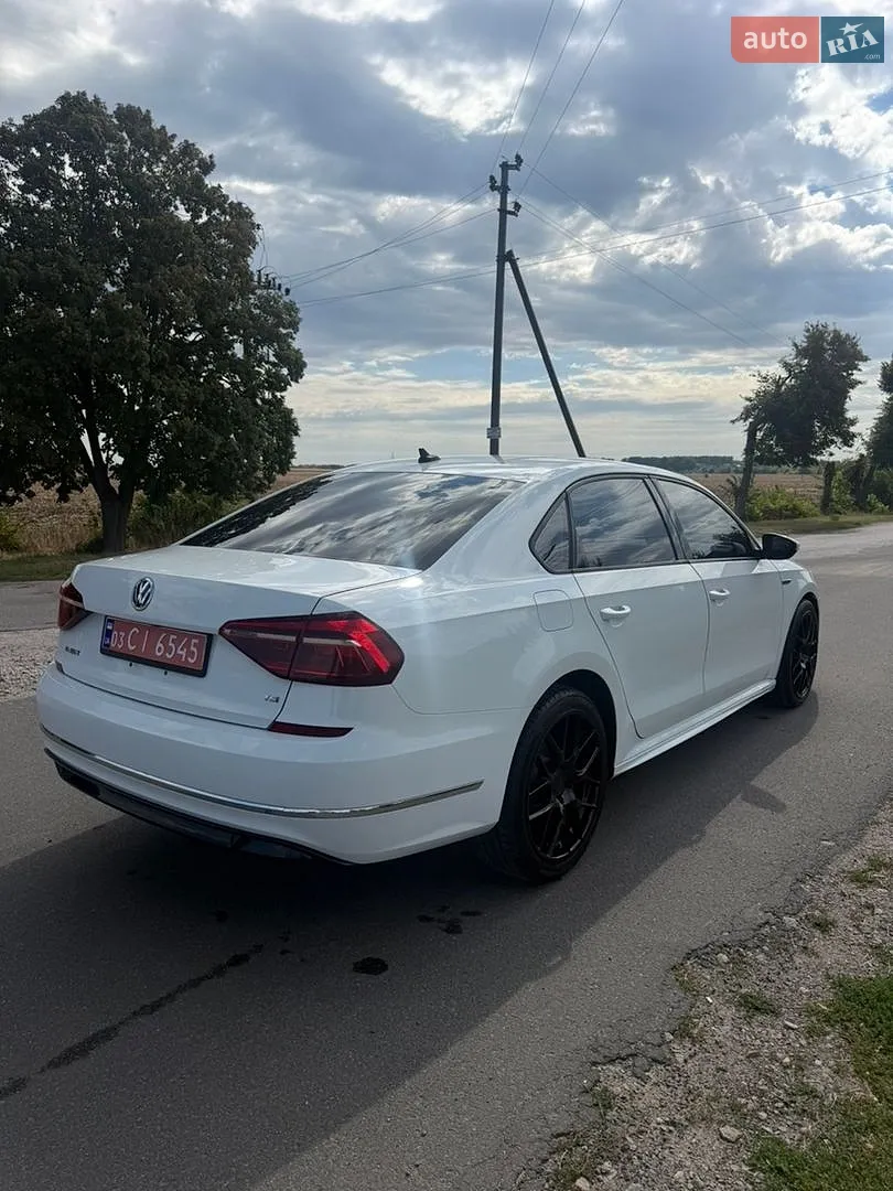 2017 Volkswagen Passat - мініатюра 12