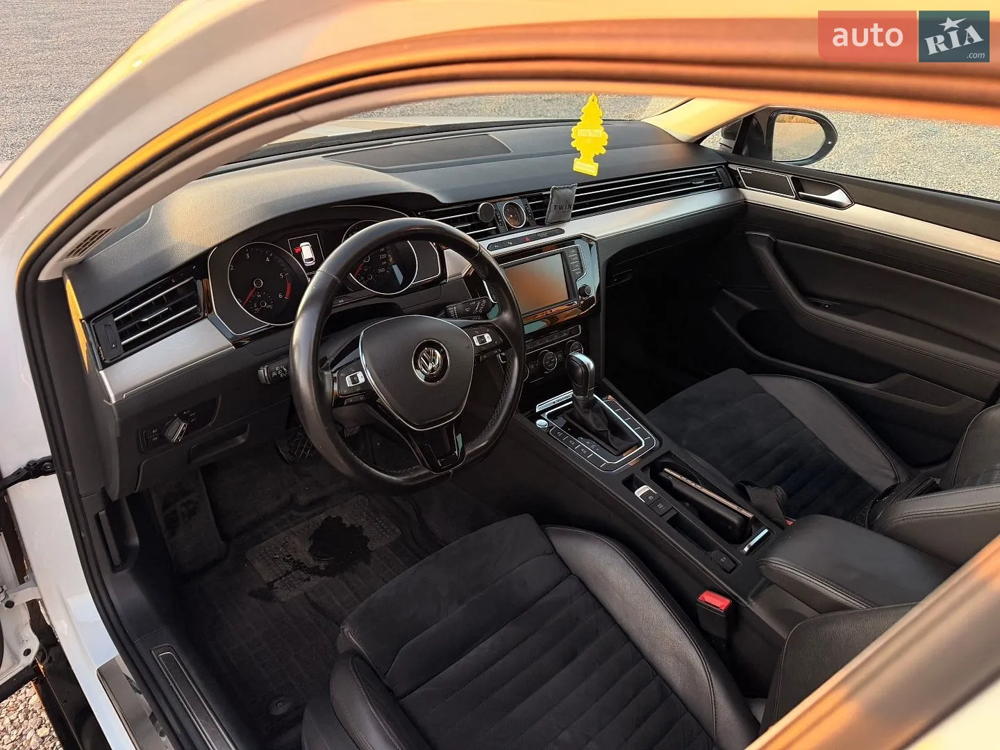 2015 Volkswagen Passat - мініатюра 28