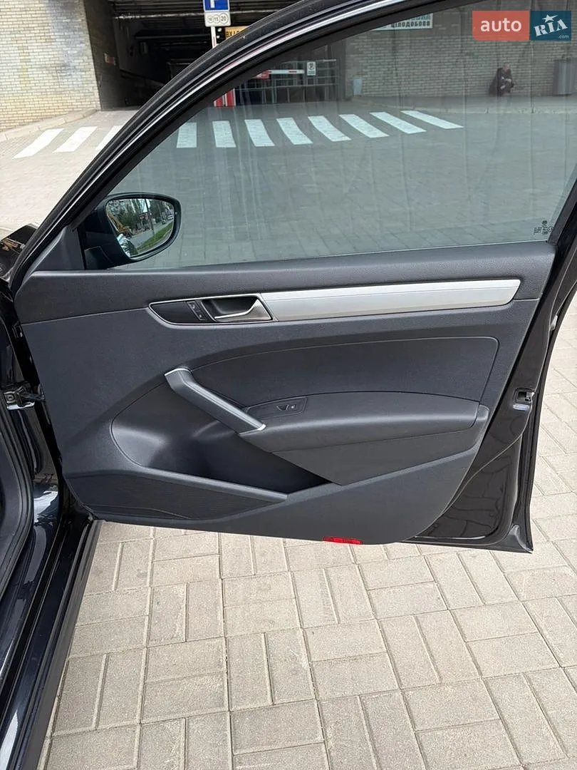 2016 Volkswagen Passat - мініатюра 19