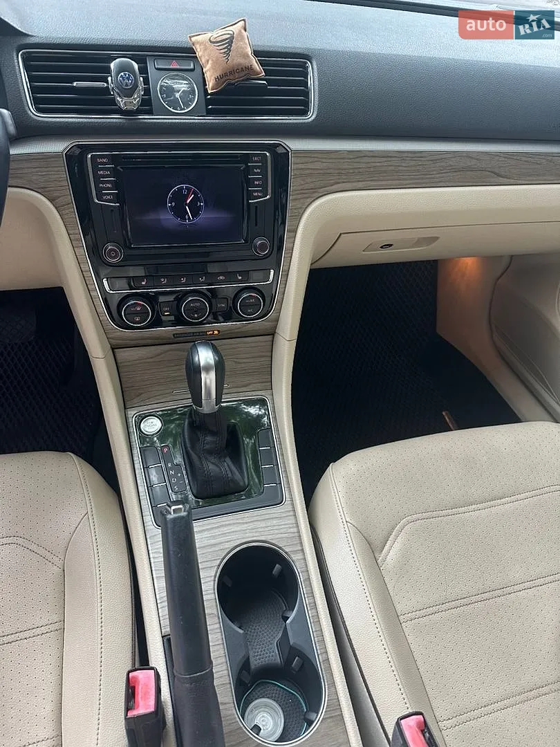 2017 Volkswagen Passat - мініатюра 9