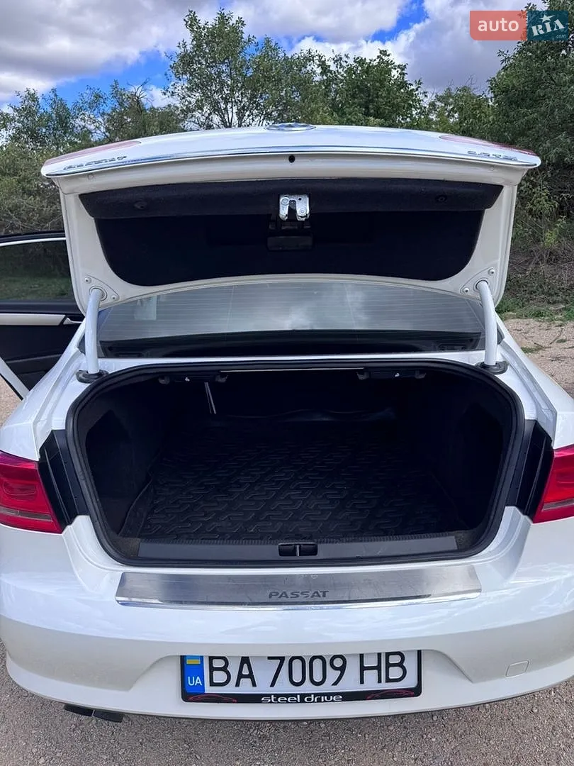 2012 Volkswagen Passat - мініатюра 11