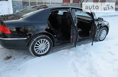 Седан Volkswagen Phaeton 2008 в Нетешине