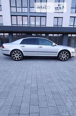 Седан Volkswagen Phaeton 2005 в Львове