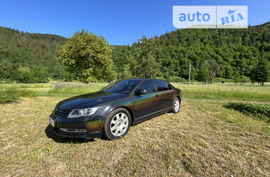 Седан Volkswagen Phaeton 2010 в Ивано-Франковске