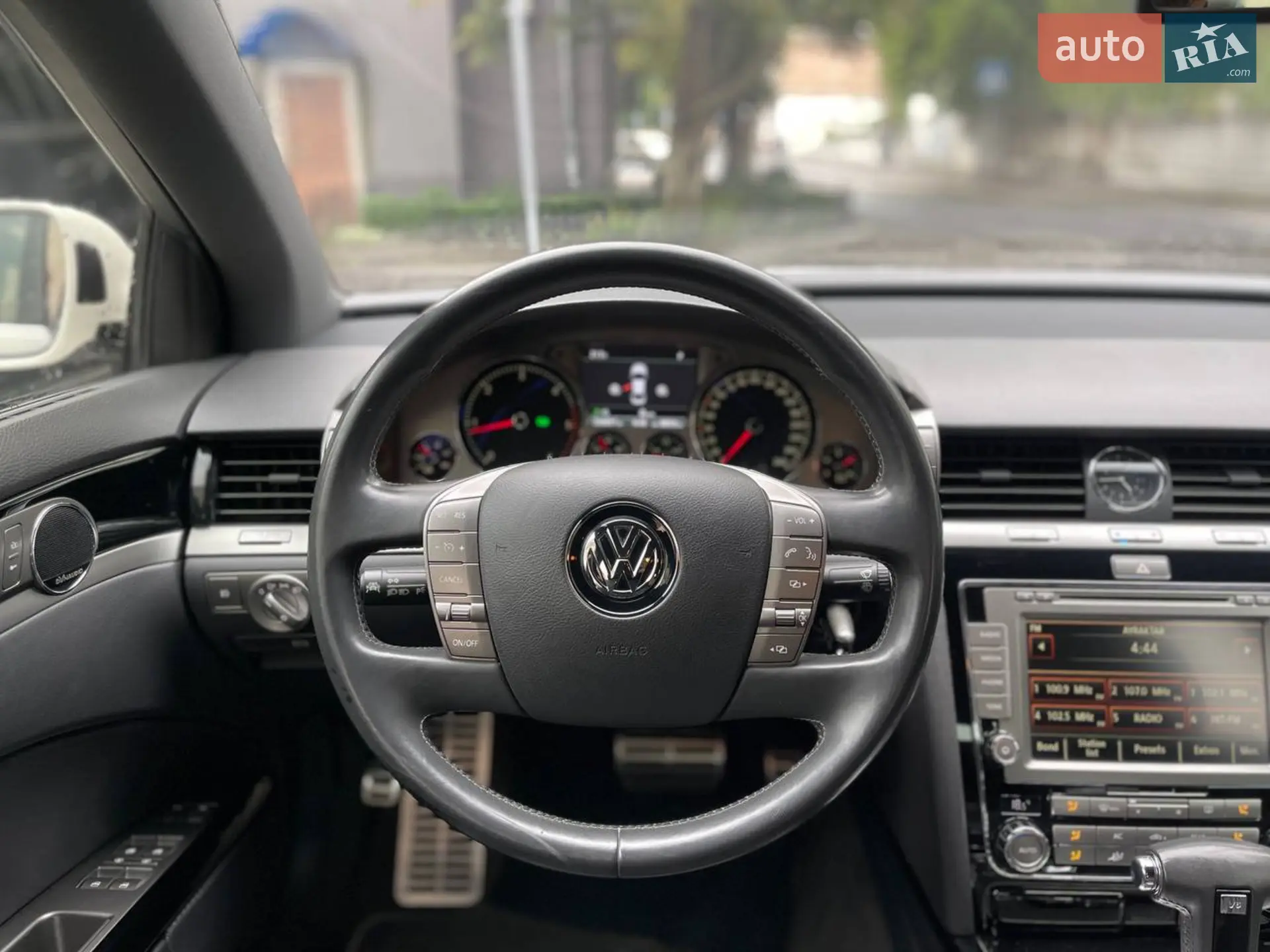 2011 Volkswagen Phaeton - мініатюра 28