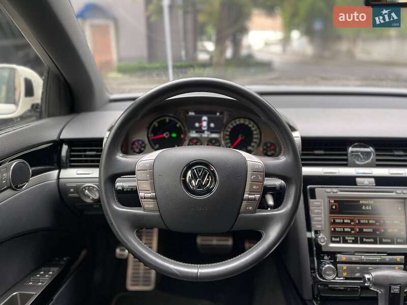 Седан Volkswagen Phaeton 2011 в Кременчуці