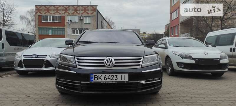Седан Volkswagen Phaeton 2011 в Ровно