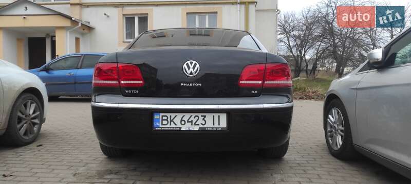 Седан Volkswagen Phaeton 2011 в Ровно