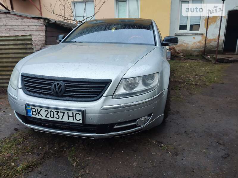 Седан Volkswagen Phaeton 2004 в Олександрії