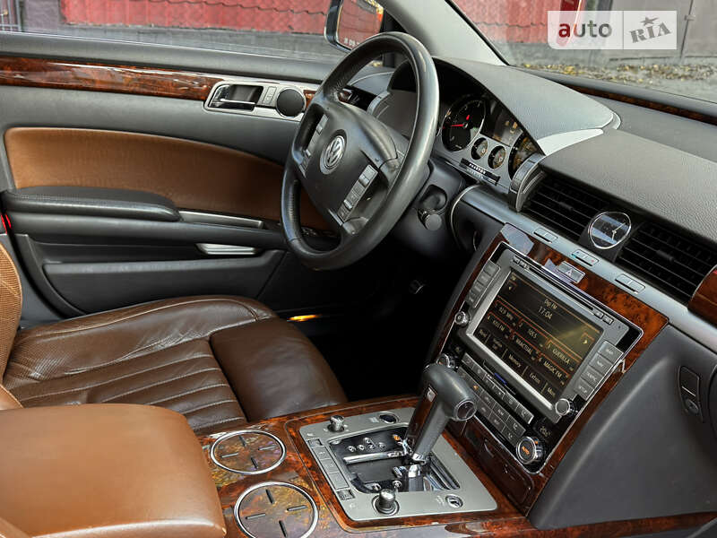 Седан Volkswagen Phaeton 2010 в Тячеві