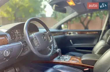 Volkswagen Phaeton 2010