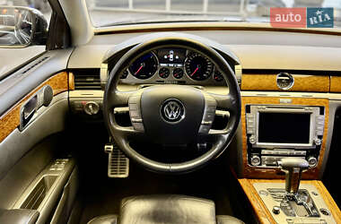 Седан Volkswagen Phaeton 2010 в Чернівцях