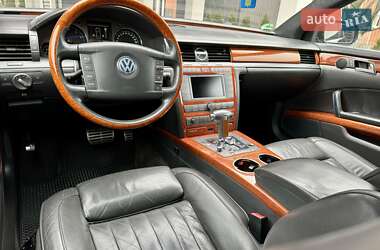 Седан Volkswagen Phaeton 2006 в Чернівцях