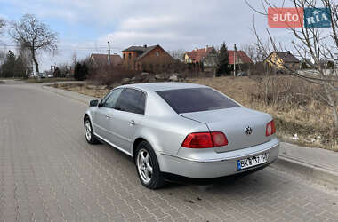 Седан Volkswagen Phaeton 2004 в Ровно