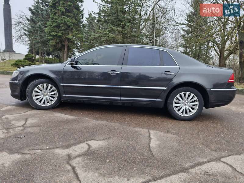 Седан Volkswagen Phaeton 2011 в Житомирі