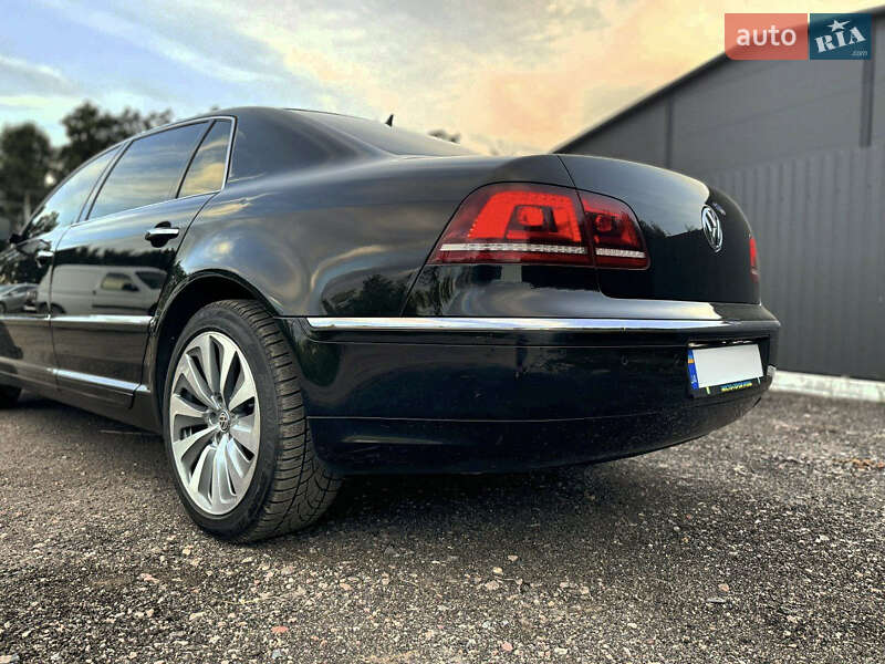 Седан Volkswagen Phaeton 2015 в Киеве