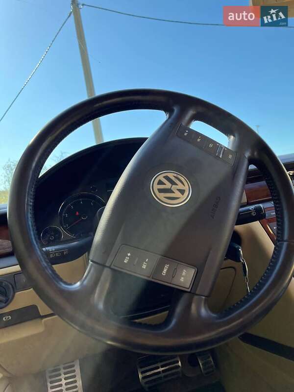 Седан Volkswagen Phaeton 2006 в Южноукраинске