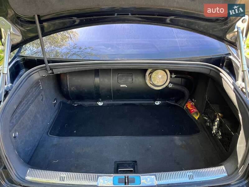 Седан Volkswagen Phaeton 2006 в Южноукраинске