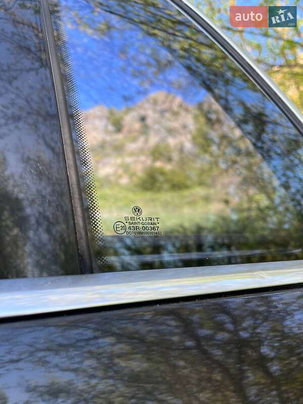 Седан Volkswagen Phaeton 2006 в Южноукраинске