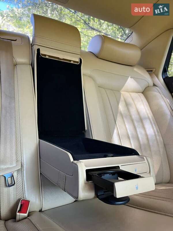 Седан Volkswagen Phaeton 2006 в Южноукраинске