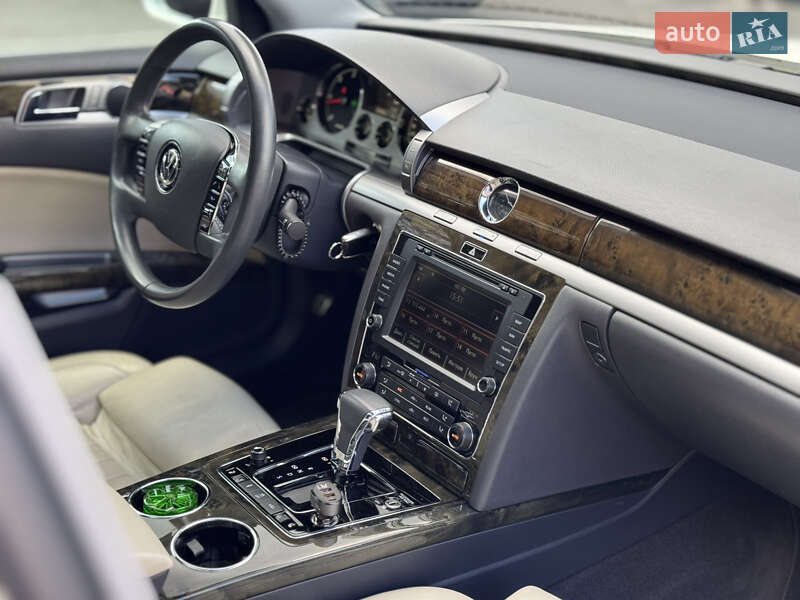 Седан Volkswagen Phaeton 2014 в Киеве