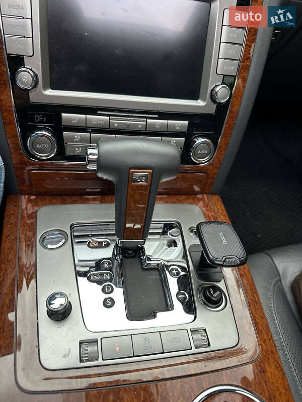 Седан Volkswagen Phaeton 2013 в Києві