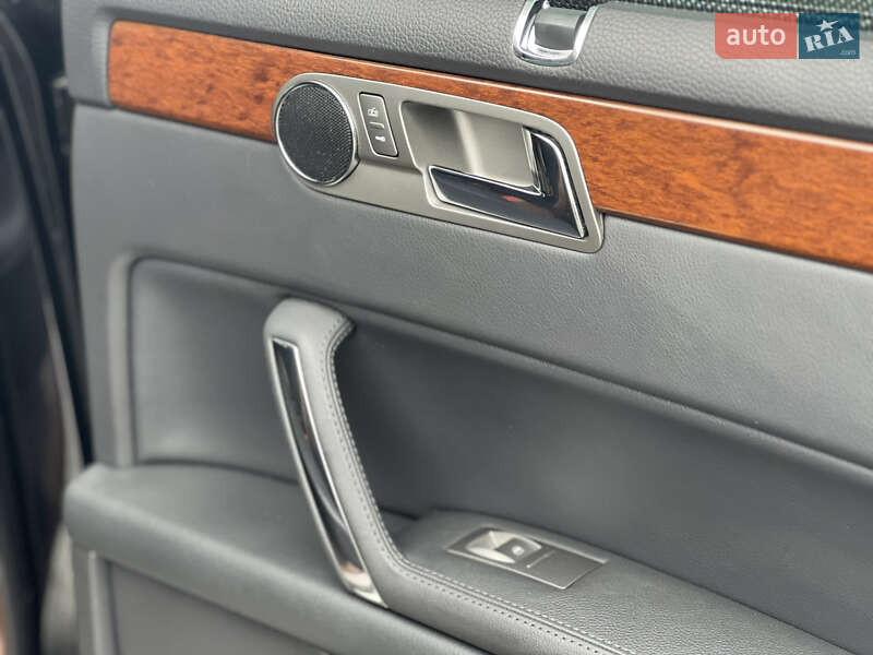 Седан Volkswagen Phaeton 2013 в Львові