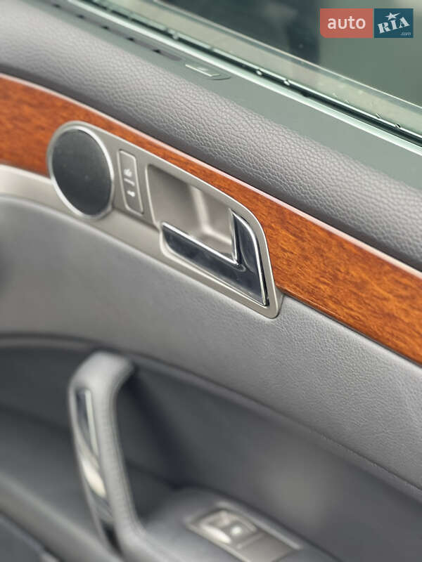 Седан Volkswagen Phaeton 2013 в Львові