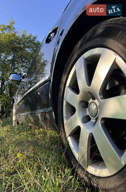 Седан Volkswagen Phaeton 2003 в 